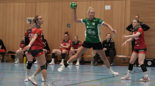 1. Damen müssen sich Tabellenführer geschlagen geben